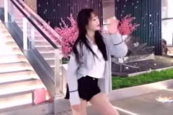 娱乐吃瓜酱买衣服,闲置交易需谨慎